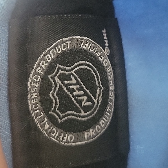 Buffalo Sabres NHL OFFICIAL LICENSED PRODUCT cap size 7 1/4 blue and white - Picture 7 of 9